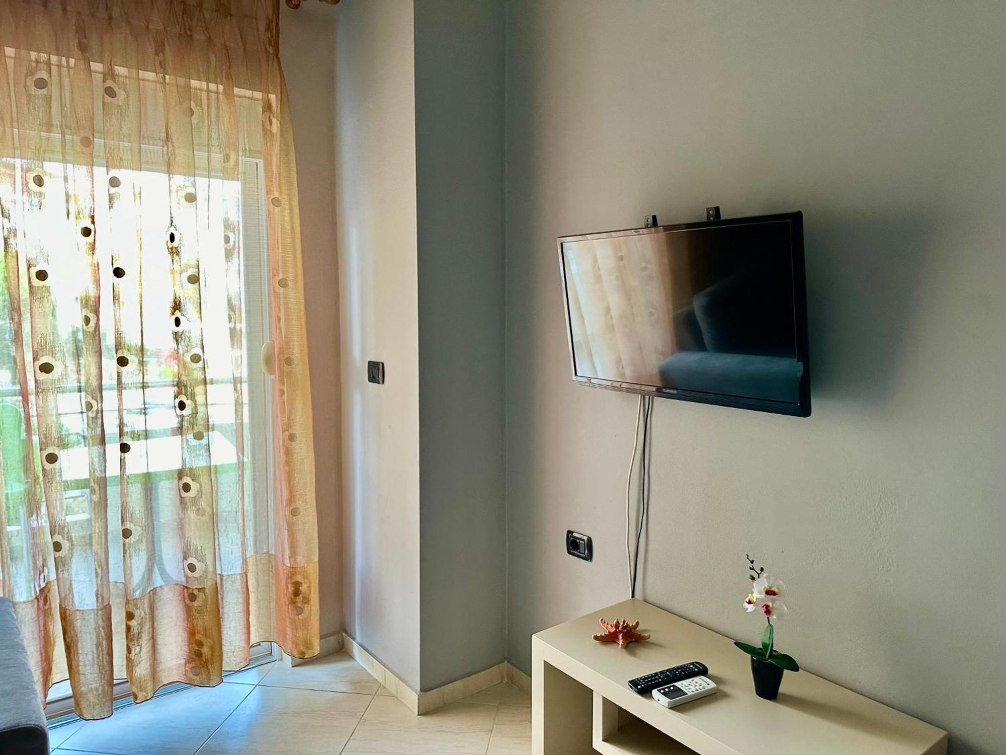 Aqua Apartments Seaview Sarande Exterior photo